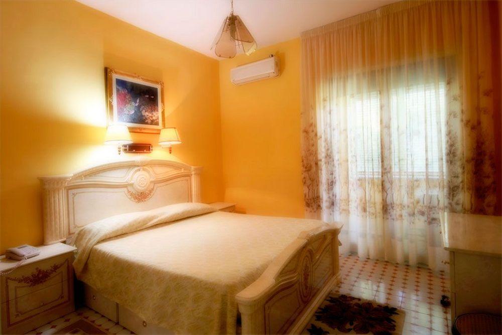 Hotel Cavour Sorrento Exterior photo