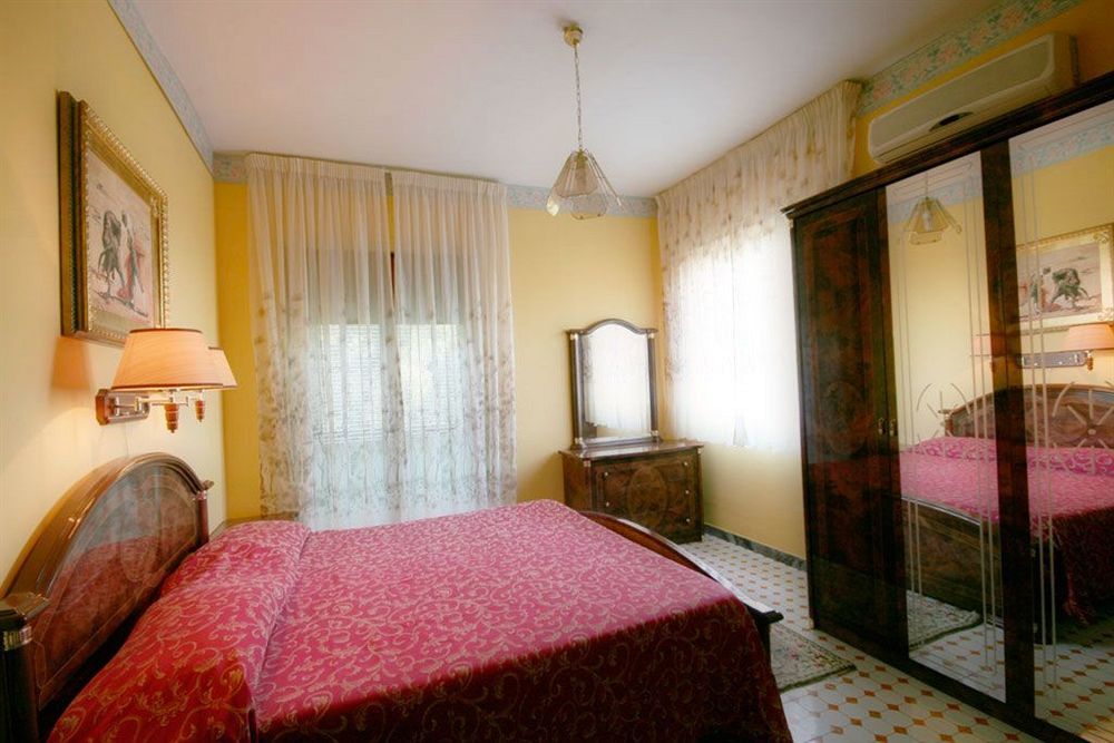 Hotel Cavour Sorrento Exterior photo