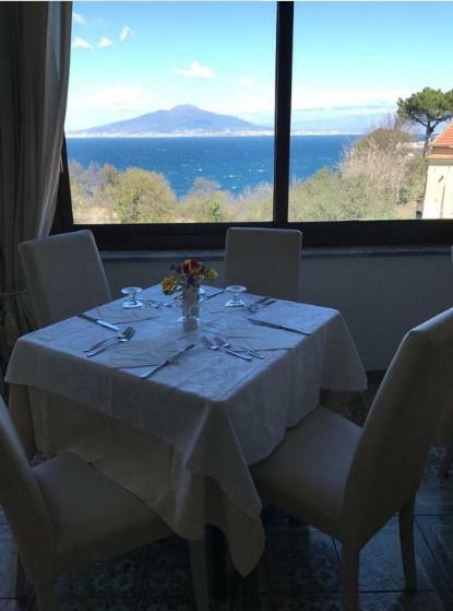 Hotel Cavour Sorrento Exterior photo